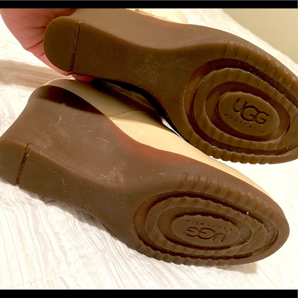 UGG wedge puffer style boot - Picture 8 of 9